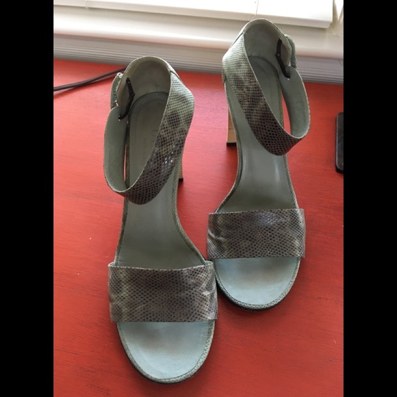 Gucci Shoes - Vintage Gucci heels
